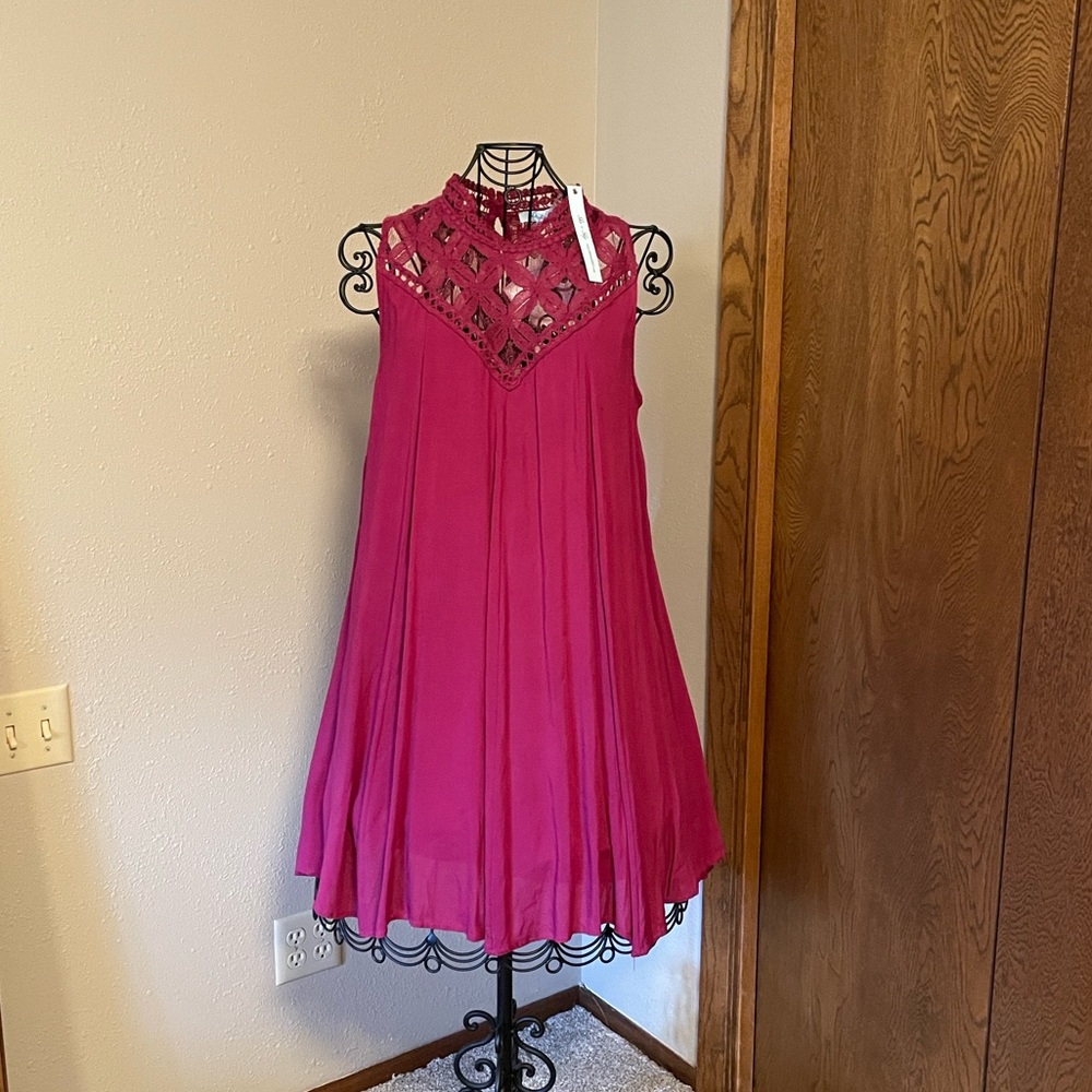She + Sky Raspberry              Lace bodice Dress Size M